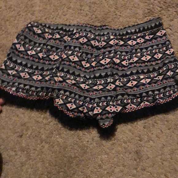 Patterned shorts - Picture 2 of 4